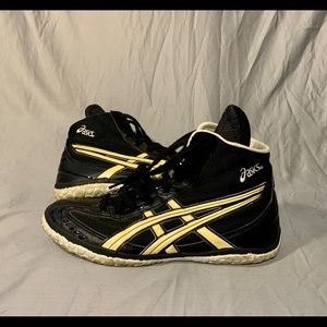 Asics wrestling shoes